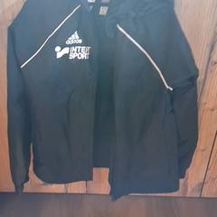 Veste Adidas, a été signalé par Familiepark Drievliet utilisant iLost