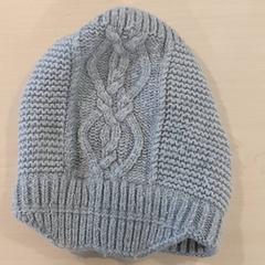 Kleding  - Muts grijs, como reportado por Centraal magazijn utilizando o iLost