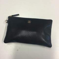 Produkty toaletowe Black leather, make up, zgłoszono przez W2 - Tomorrowland przy użyciu iLost
