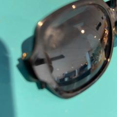 Sunglasses, as reported by De Tovertuin using iLost