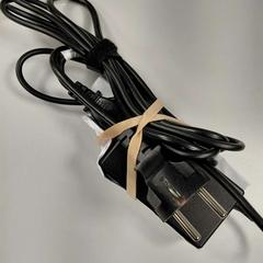 Laptop töltő oplader, amint azt Padualaan 101 az iLost segítségével jelentette.