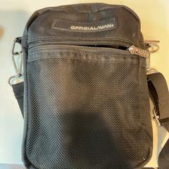 어깨에 매는 가방 ikirezi, belgie, iLost를 사용하여 Gemeente Amsterdam에 보고됨