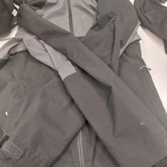 Giacca Grijs, come riportato da Vrije Universiteit Amsterdam utilizzando iLost