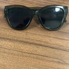 Sonnenbrille & Brille, gemeldet von Pathé Zaandam über iLost