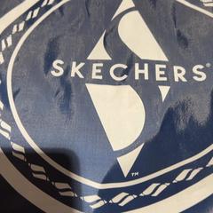 Sketchers purchase sketche, jak nahlášeno Designer Outlet Roermond pomocí iLost
