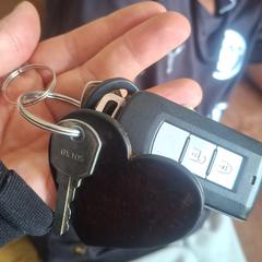 Keys house and car, som rapporterats till iLost
