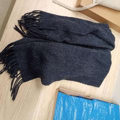 Scarf echarpe adutle, zoals gemeld door IKEA Liège met iLost