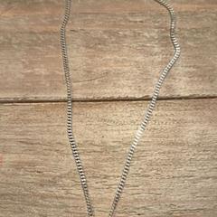 ネックレス zilver met hanger がiLostで Gemeente Noordwijk によって報告されました