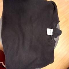 Pull adulte, amint azt IKEA Nice Saint Isidore az iLost segítségével jelentette.