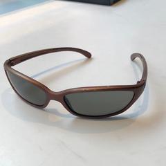 sunglasses, as reported by Van Gogh Museum using iLost