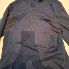 Svetr Donkerblauw, jak nahlášeno Rijksmuseum van Oudheden pomocí iLost