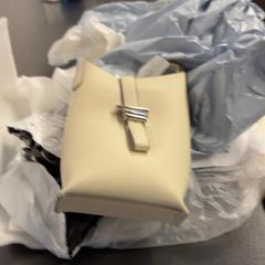 İLost kullanarak Pathé Amsterdam Noord tarafından bildirildiği gibi Çanta & Paket Wit Beige nep leer