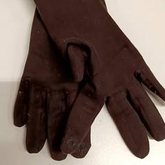 Gloves, as reported by IKEA Mons using iLost