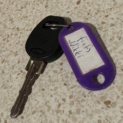Fietssleutel met paarse hanger "sleutel Nikki", as reported to iLost