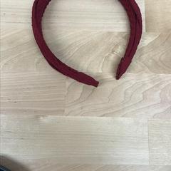 ヘアバンド がiLostで IKEA Ostrava によって報告されました