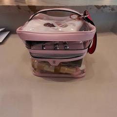 トイレバッグ がiLostで Van der Valk Hotel Schiphol によって報告されました
