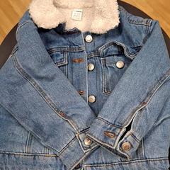 Giacca da bambino en jeans, come riportato da IKEA Nice Saint Isidore utilizzando iLost