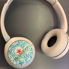 Hörlurar wit, rapporterat av Eindhoven Airport med iLost