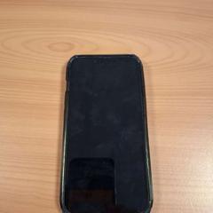 Iphone Zwart, ha sido reportado por Connexxion Noord Holland Noord Alkmaar con iLost