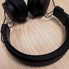 Koptelefoon Zwart, ha sido reportado por Qbuzz Fryslân con iLost