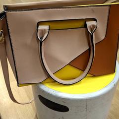 Taška Multi, jak nahlášeno IKEA Paris Nord Roissy pomocí iLost