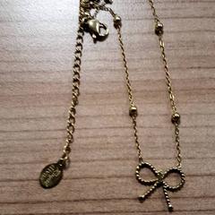 ネックレス Goud がiLostで Transdev Hoeksche Waard Goeree Overflakkee によって報告されました