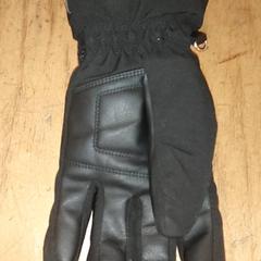 Kleding -handschoen, zoals gemeld door Regio Antwerpen - Brussel met iLost