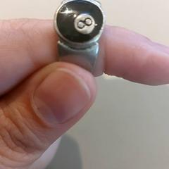 Ringa Zilver with black 8 ball, rapporterat av TU/e - Receptie Neuron med iLost