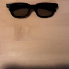 Ulleres de sol Zwart, segons ha informat LUMC mitjançant iLost