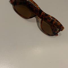 Sunglasses, as reported by Van der Valk Hotel Eindhoven - Best using iLost