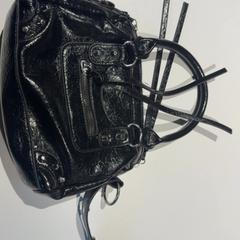 Bag, as reported by Inntel Hotels Amsterdam Landmark using iLost