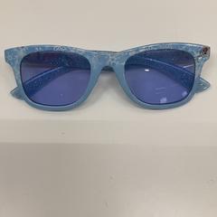 نظارات شمسية & النظارات، كما تم الإبلاغ عنه بواسطة IKEA新三郷 عبر iLost