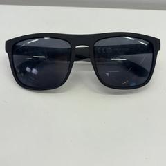 Gafas de sol, segundo informou IKEA Tokyo-Bay usando iLost