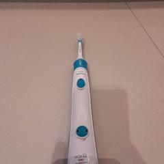 Escova de dentes, como reportado por Van der Valk Hotel Schiphol utilizando o iLost