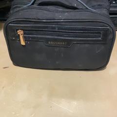 Bolsa Makeup, Make-up, ha sido reportado por MEININGER Hotel Salzburg City Center con iLost