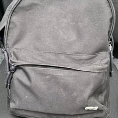 Mochila, ha sido reportado por Connexxion Amstelland-Meerlanden Schiphol Noord con iLost