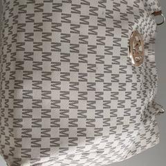 Borsa Handtas Jacaton, come riportato da Regio West-Vlaanderen utilizzando iLost