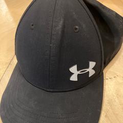 Baseball pet zwart, under armor, as reported by Pathé Utrecht Leidsche Rijn using iLost