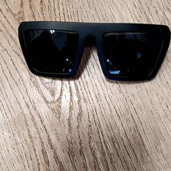 Gafas de sol, segundo informou RRReis Trein Amersfoort / Ede-Wageningen usando iLost