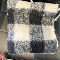 Shawl がiLostで MEININGER Hotel Lyon Centre Berthelot によって報告されました