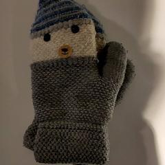 Gloves, as reported by Bibliotheek Neude (Utrecht) using iLost