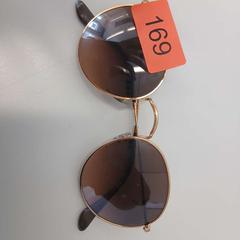 Des lunettes de soleil, a été signalé par Rock Werchter utilisant iLost
