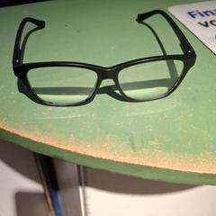 Lunettes de vue, a été signalé par IKEA Villiers-sur-Marne utilisant iLost