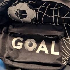 Hátizsák, amint azt Pathé Zwolle az iLost segítségével jelentette.