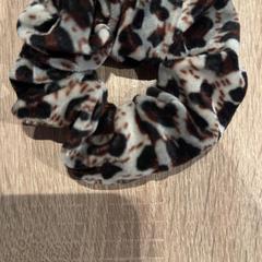 Scrunchie, amint azt Van der Valk Hotel Apeldoorn - De Cantharel az iLost segítségével jelentette.