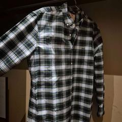 İLost kullanarak The Dominican tarafından bildirildiği gibi Gömlekler green and blue