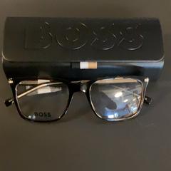 Glasses Brown and black, as reported by MEININGER Hotel Dresden Zentrum using iLost