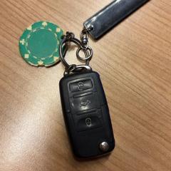 Chave do coche Op de sleutelhanger staat een naam, segundo informou Pathé Spuimarkt usando iLost