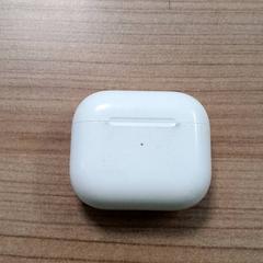 Airpods fodral, rapporterat av Transdev Hoeksche Waard Goeree Overflakkee med iLost