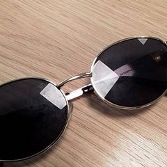 Slnečné okuliare Goudkleurig, ako bolo nahlásené Qbuzz Fryslân pomocou iLost